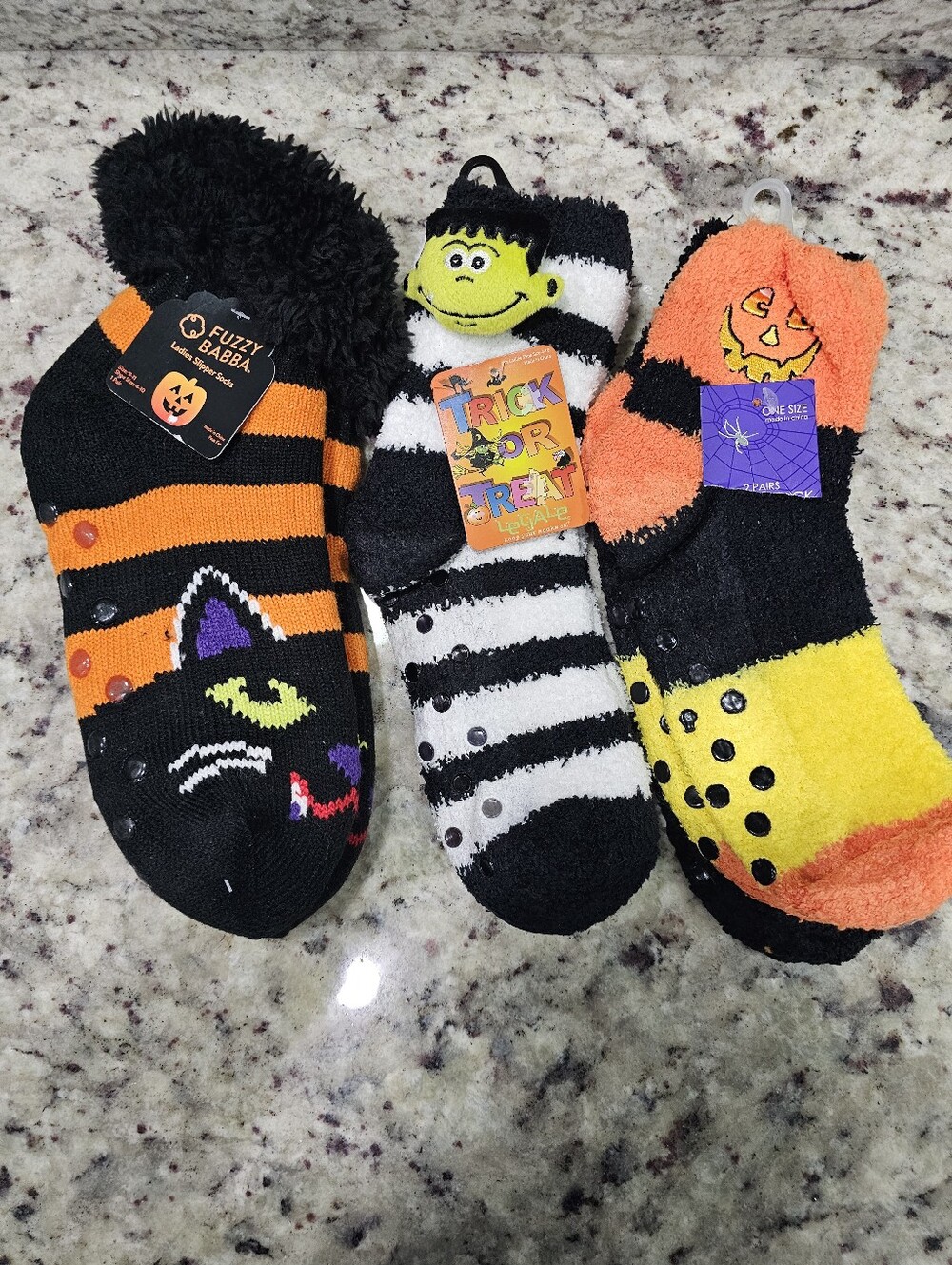 Halloween Fuzzy Grippy Socks Sz 9-11 Cat Pumpkin & Frankenstein NWT 4 Pairs
